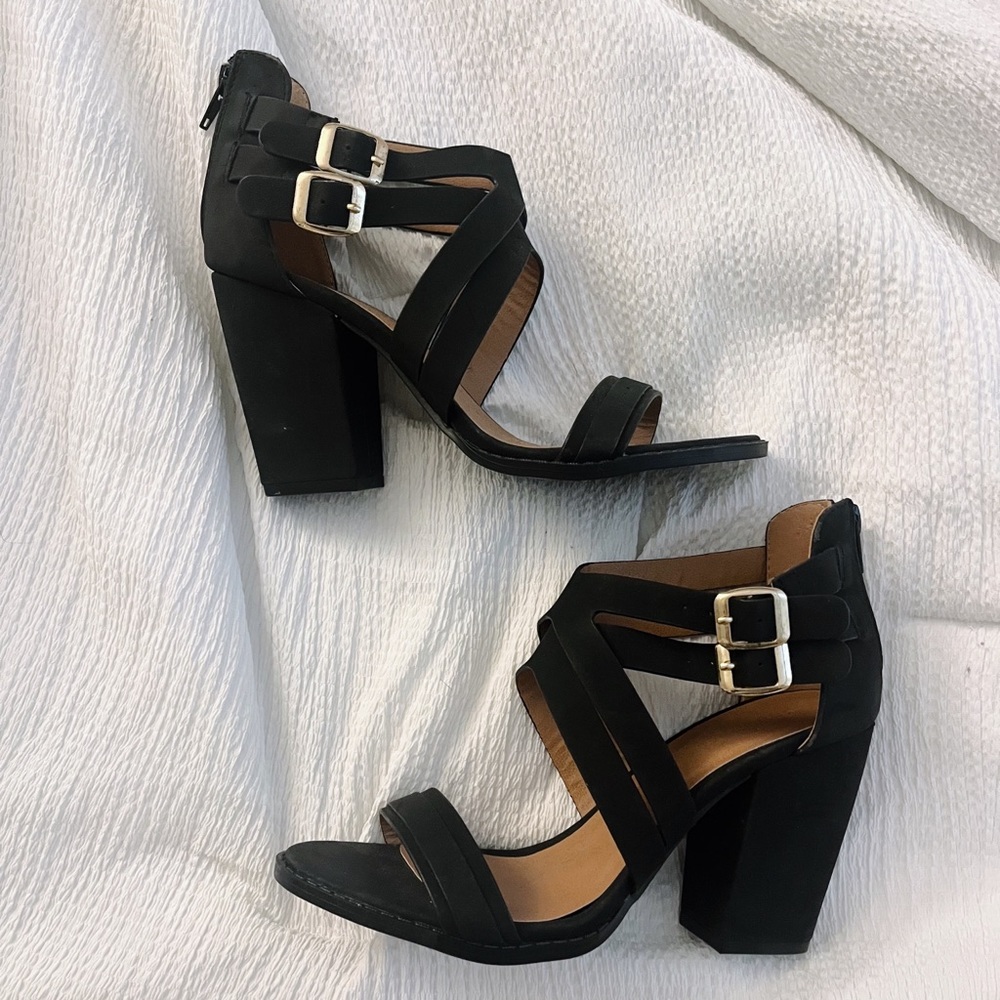 Size 7 chunky heels / sandals